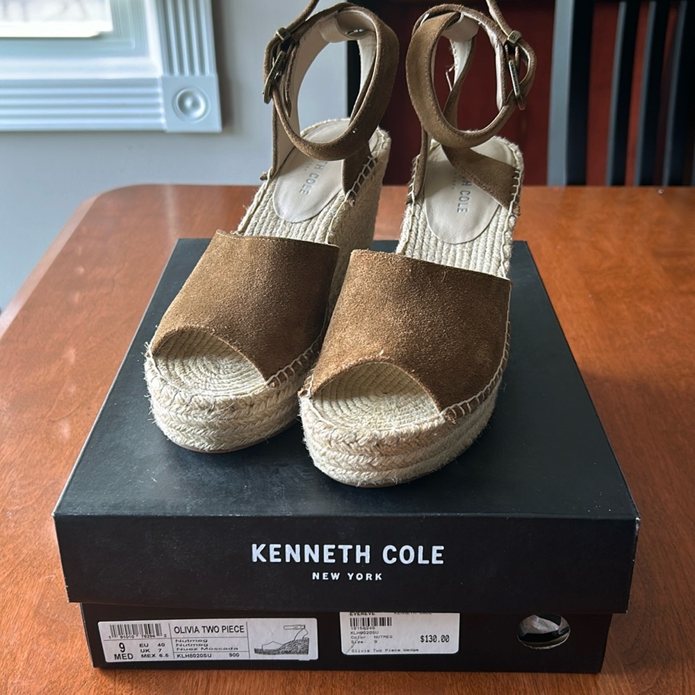 Kenneth Cole Olivia Two Piece Wedge Sandal.   Size 9